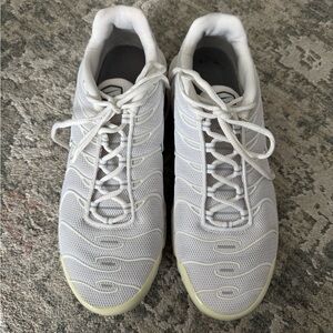 Nike White Mesh Men's Sneakers